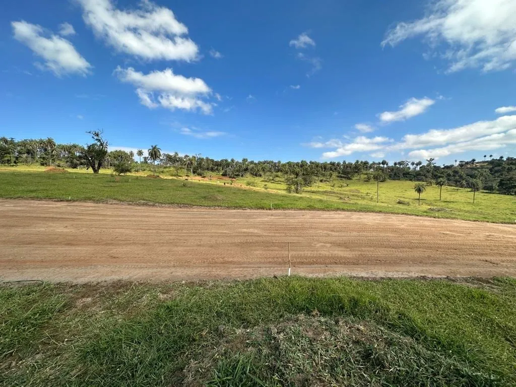 Terreno à venda de 360 m² em Betim, MG, Brasil