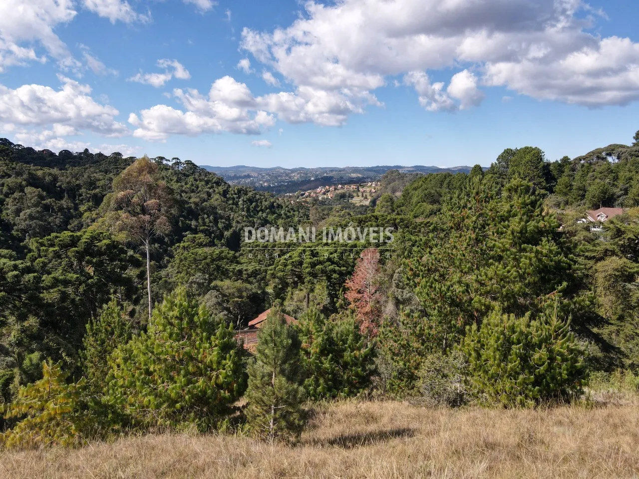 Terreno à venda de 2.210 m² em Campos do Jordão, SP, Brasil