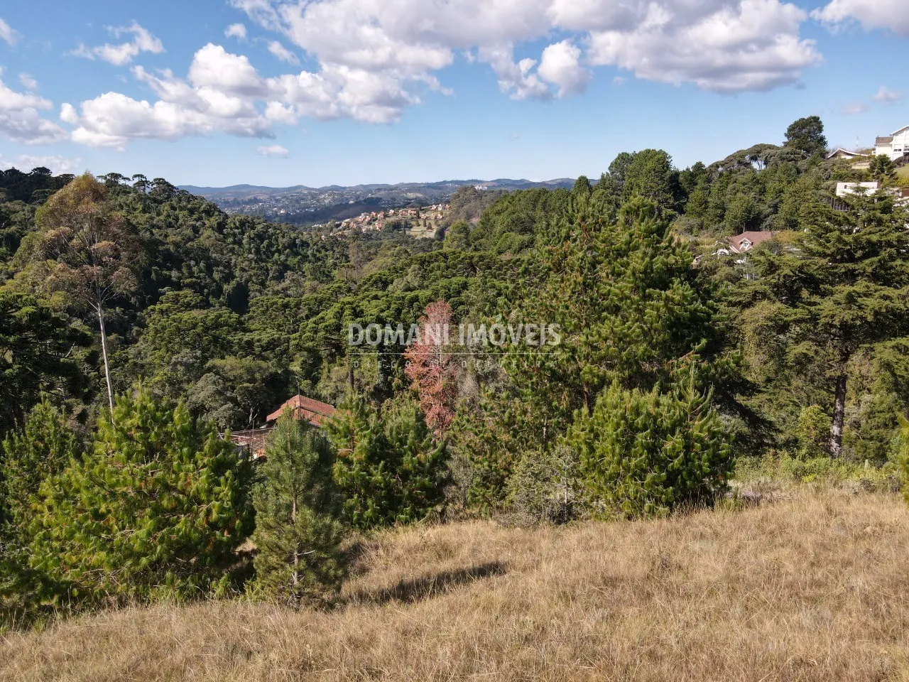 Terreno à venda de 2.210 m² em Campos do Jordão, SP, Brasil