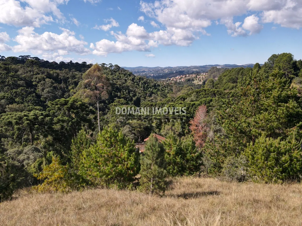 Terreno à venda de 2.210 m² em Campos do Jordão, SP, Brasil