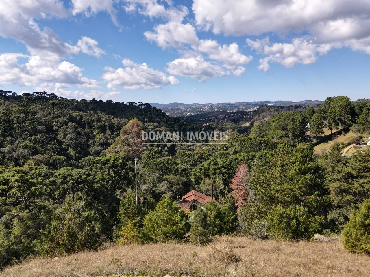 Terreno à venda de 2.210 m² em Campos do Jordão, SP, Brasil