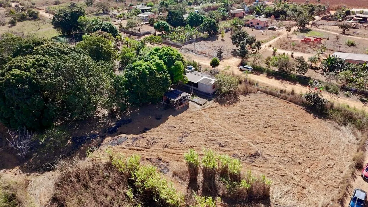 Chácara à venda de 2 ha em Luziânia, GO, Brasil