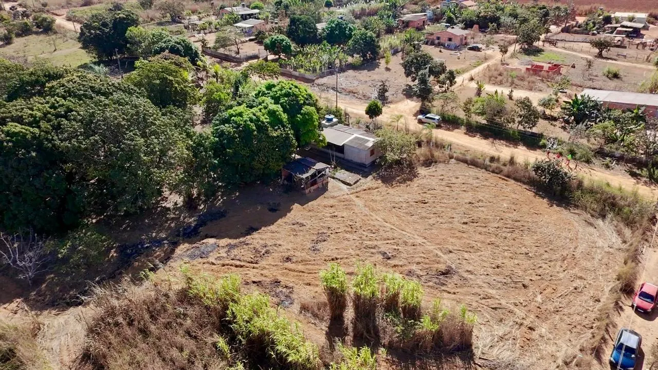 Chácara à venda de 2 ha em Luziânia, GO, Brasil