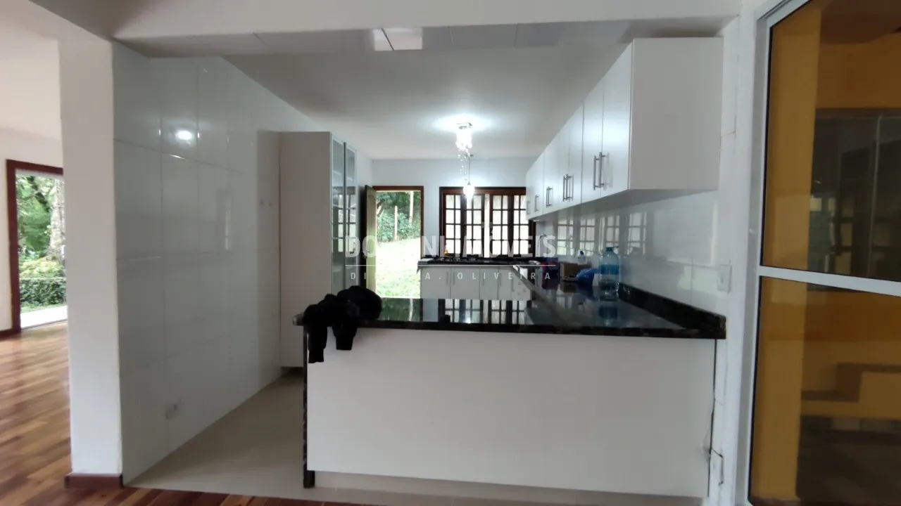 Casa à venda de 2.890 m² em Santo Antônio do Pinhal, SP, Brasil