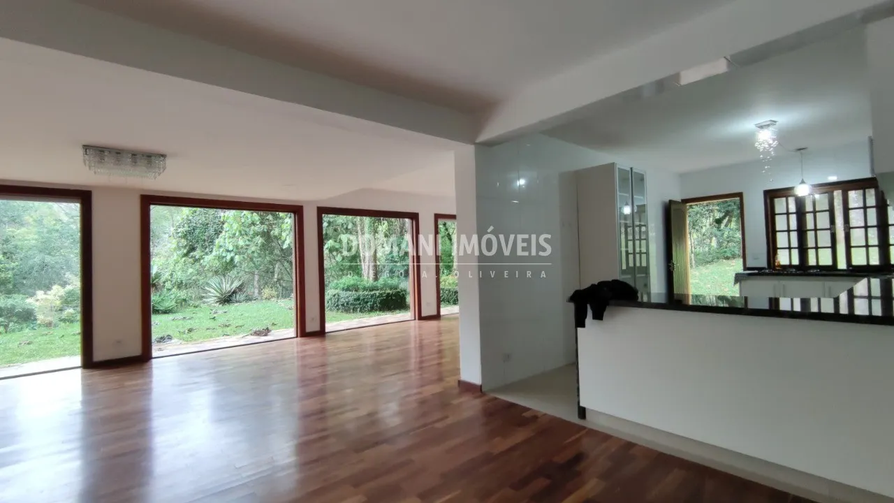 Casa à venda de 2.890 m² em Santo Antônio do Pinhal, SP, Brasil