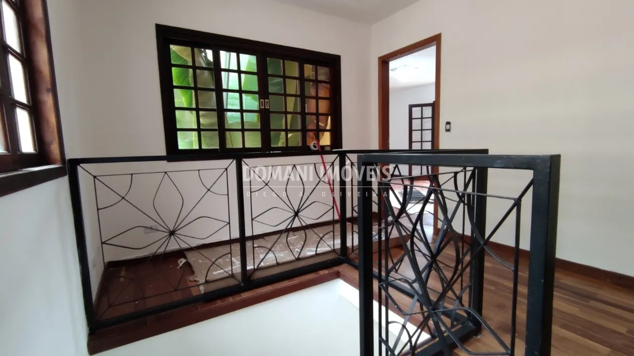 Casa à venda de 2.890 m² em Santo Antônio do Pinhal, SP, Brasil
