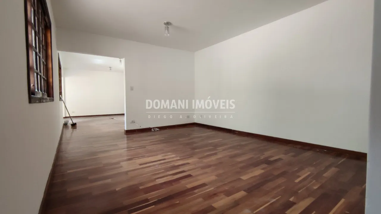 Casa à venda de 2.890 m² em Santo Antônio do Pinhal, SP, Brasil