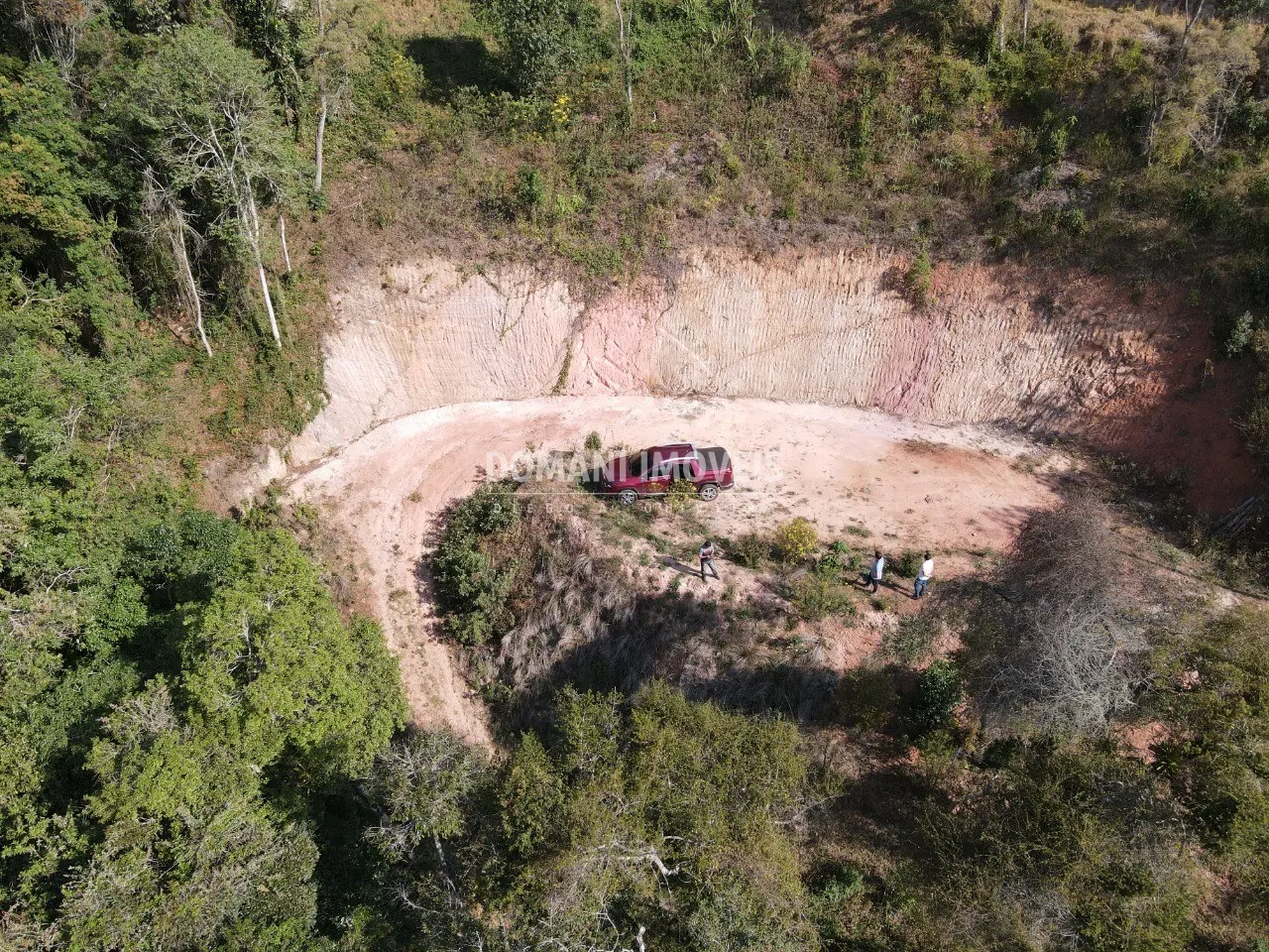 Terreno à venda de 3.590 m² em Campos do Jordão, SP, Brasil