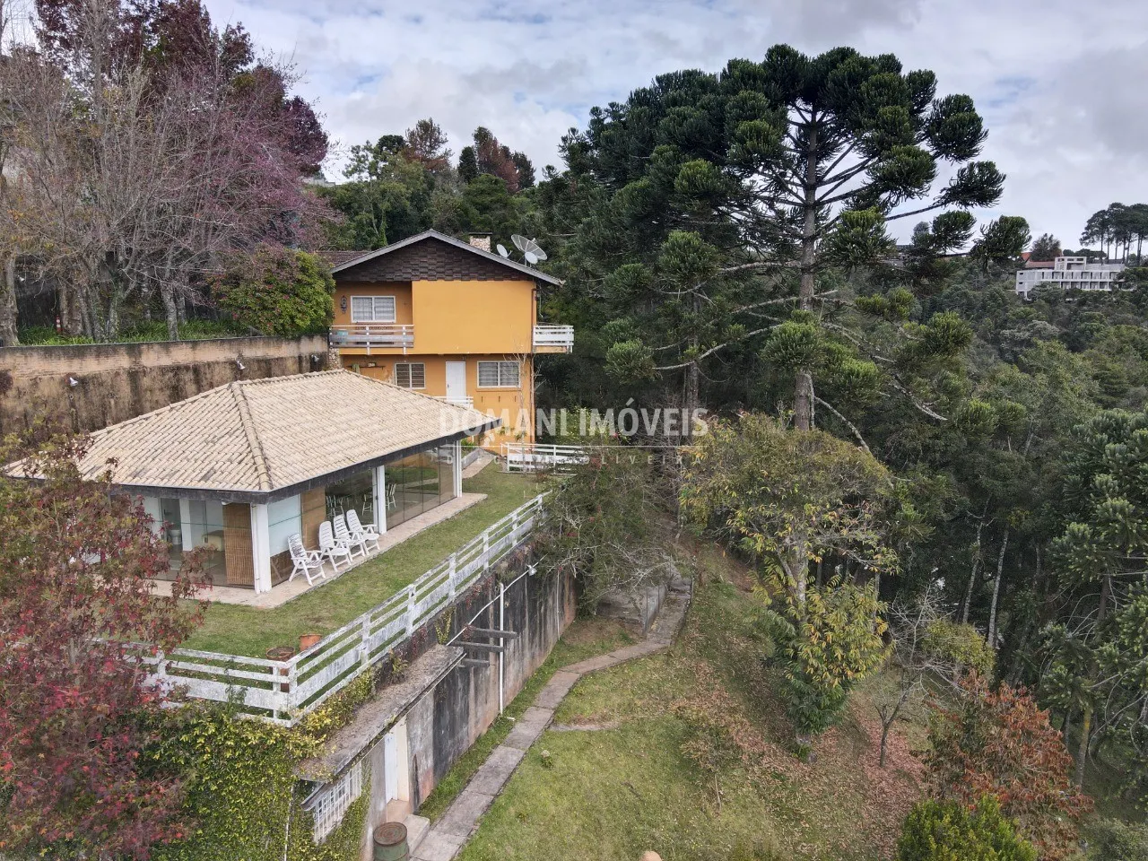 Casa à venda de 3.400 m² em Campos do Jordão, SP, Brasil