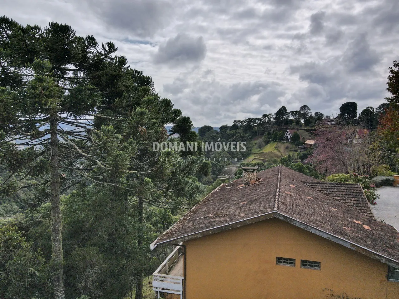 Casa à venda de 3.400 m² em Campos do Jordão, SP, Brasil