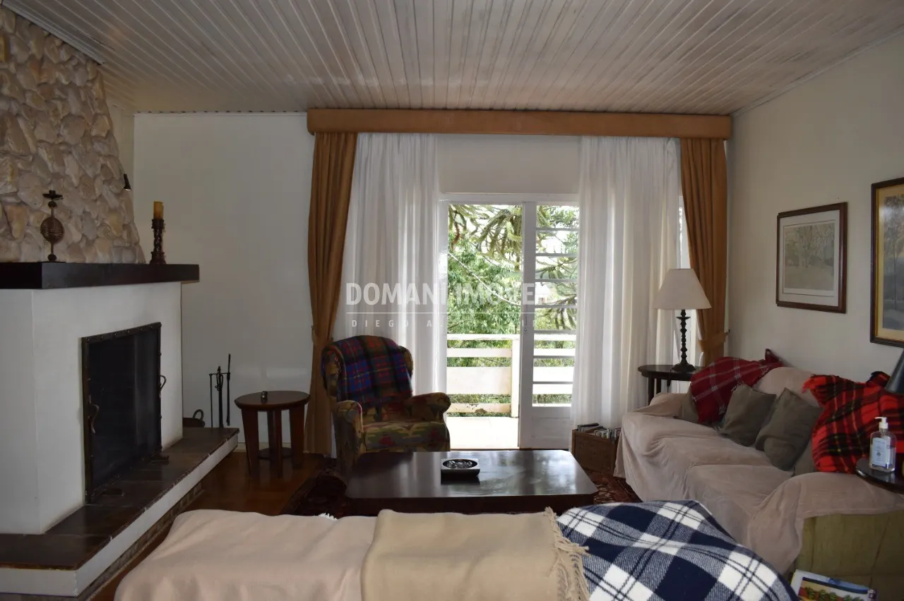 Casa à venda de 3.400 m² em Campos do Jordão, SP, Brasil