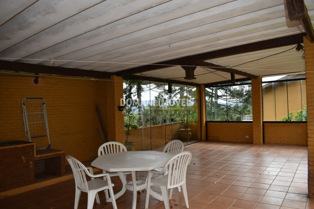 Casa à venda de 3.400 m² em Campos do Jordão, SP, Brasil