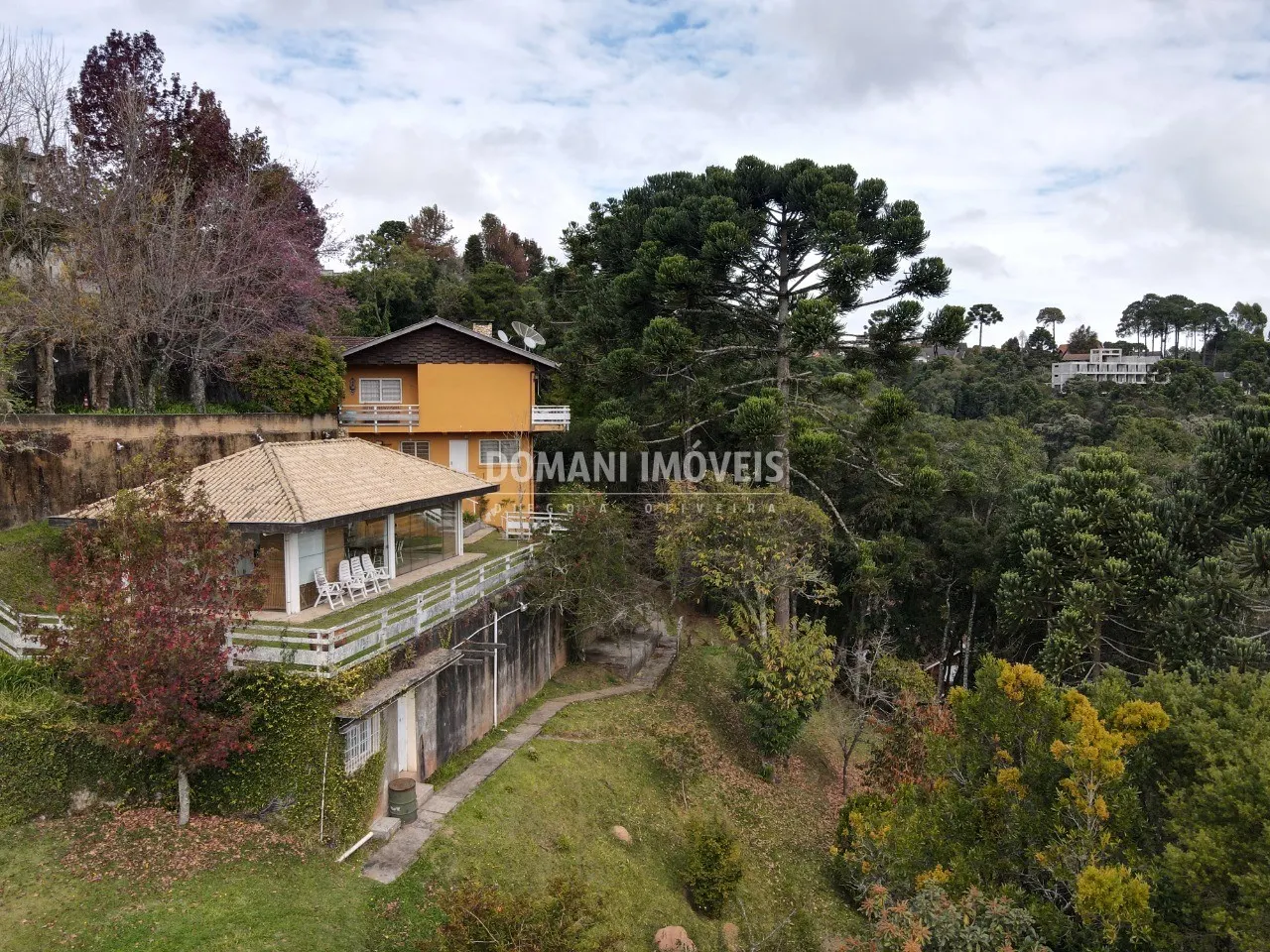 Casa à venda de 3.400 m² em Campos do Jordão, SP, Brasil