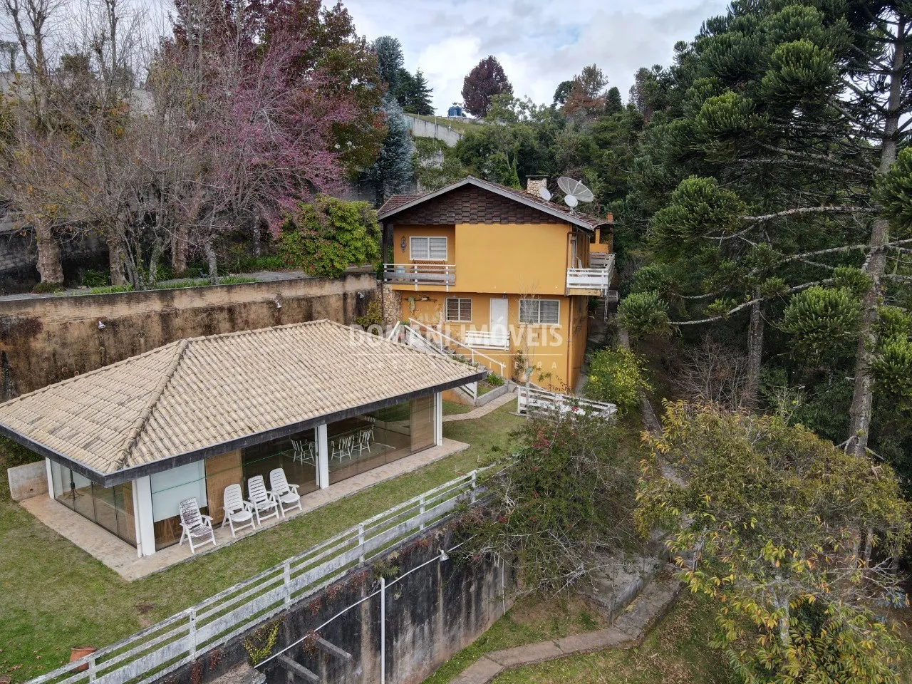 Casa à venda de 3.400 m² em Campos do Jordão, SP, Brasil