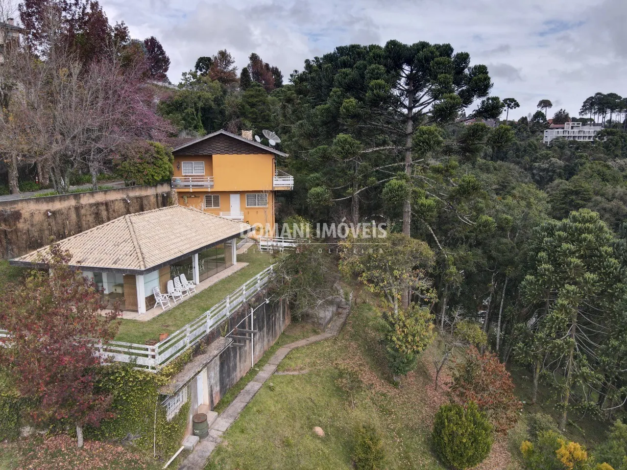 Casa à venda de 3.400 m² em Campos do Jordão, SP, Brasil