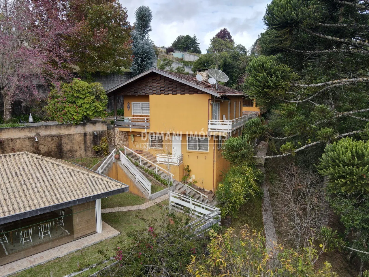 Casa à venda de 3.400 m² em Campos do Jordão, SP, Brasil