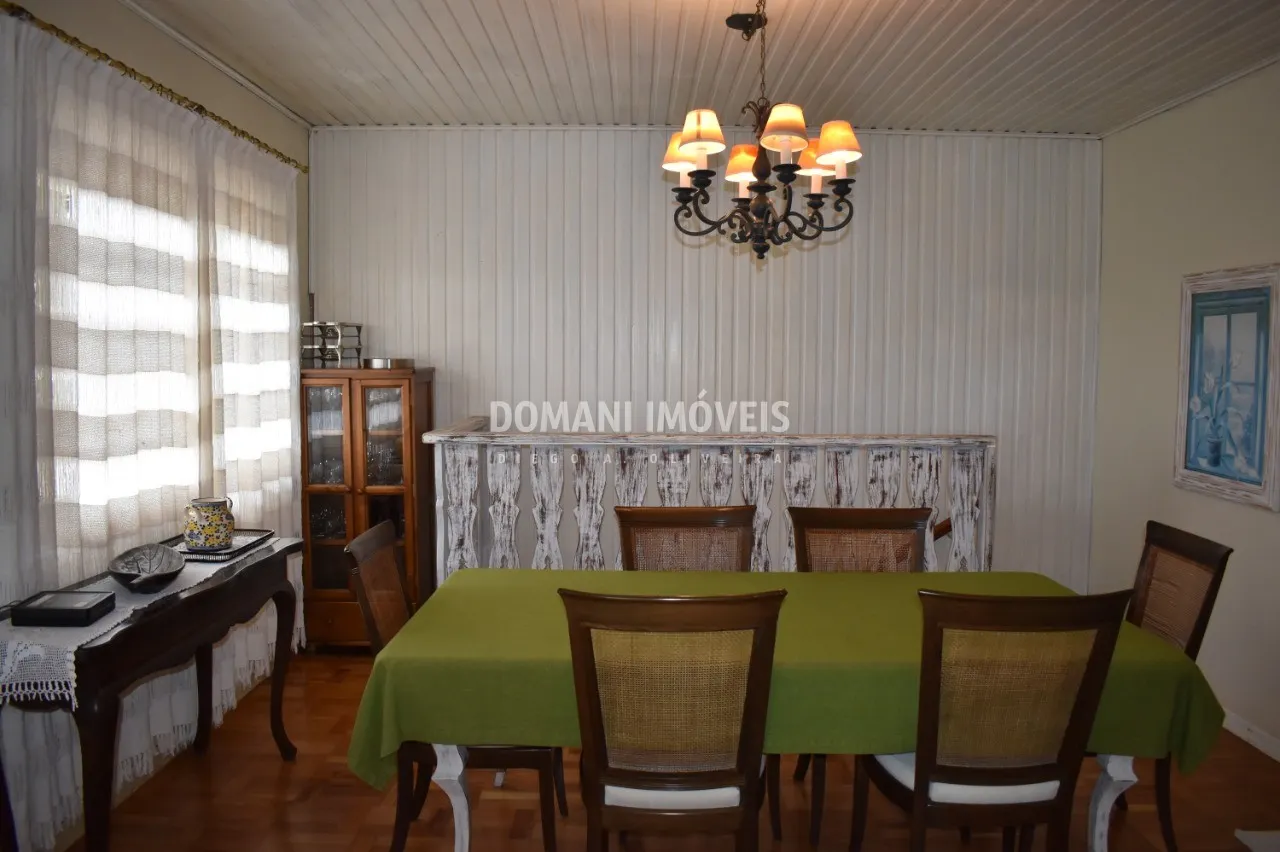 Casa à venda de 3.400 m² em Campos do Jordão, SP, Brasil