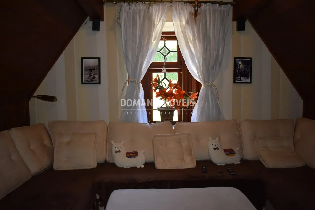 Casa à venda e para Alugar de 1.140 m² em Campos do Jordão, SP, Brasil