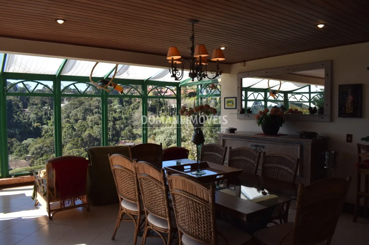 Casa à venda e para Alugar de 1.140 m² em Campos do Jordão, SP, Brasil