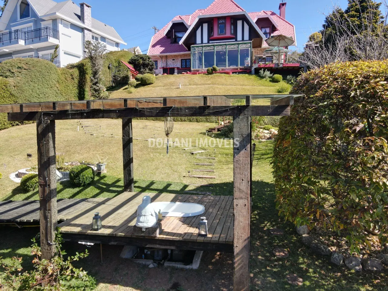 Casa à venda e para Alugar de 1.140 m² em Campos do Jordão, SP, Brasil