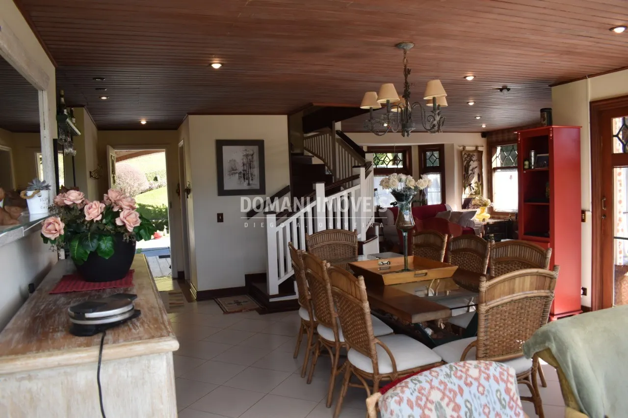 Casa à venda e para Alugar de 1.140 m² em Campos do Jordão, SP, Brasil