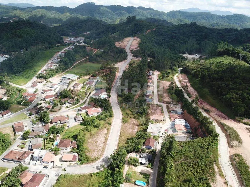 Terreno à venda de 561 m² em Guabiruba, SC, Brasil