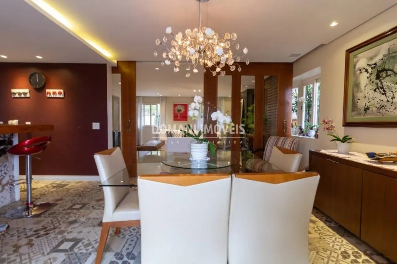 Casa à venda de 328 m² em São Paulo, SP, Brasil