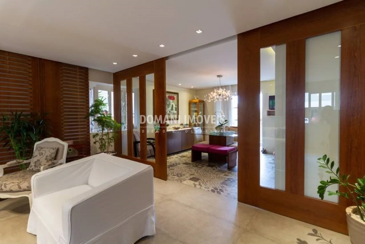 Casa à venda de 328 m² em São Paulo, SP, Brasil