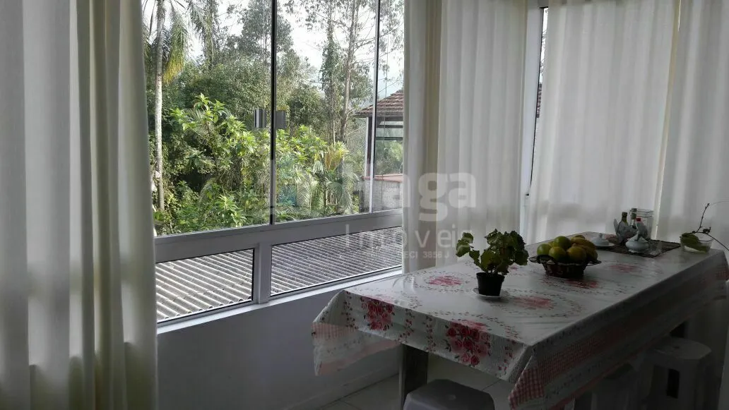 Casa à venda de 375 m² em Guabiruba, SC, Brasil