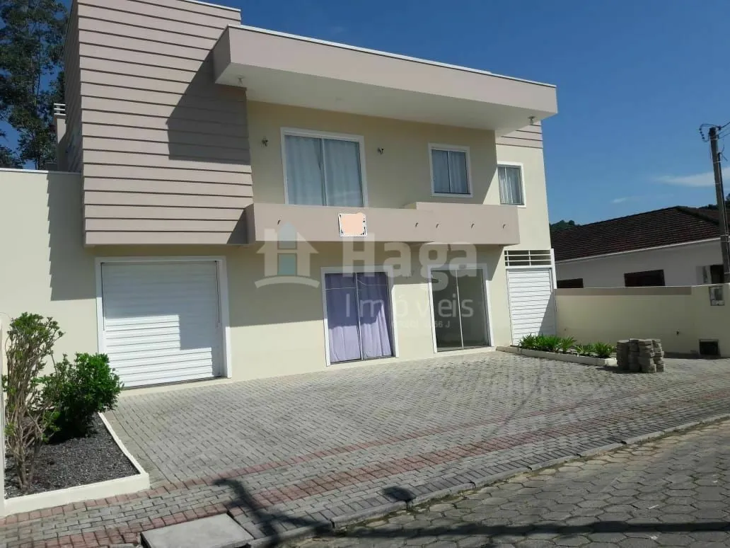 Casa à venda de 375 m² em Guabiruba, SC, Brasil