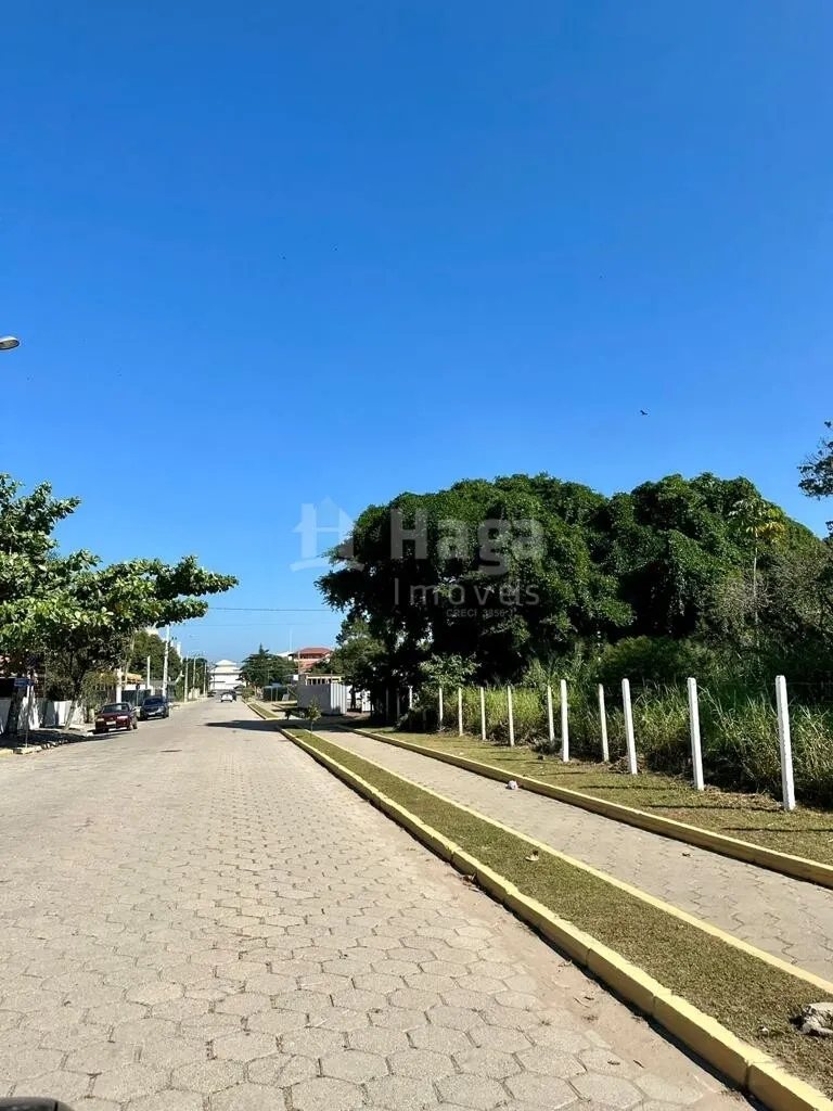 Terreno à venda de 325 m² em Bombinhas, SC, Brasil