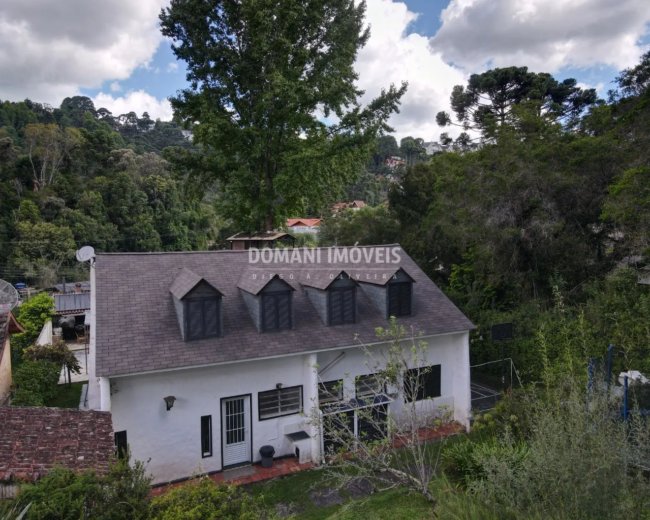 Casa à venda de 1.105 m² em Campos do Jordão, SP, Brasil