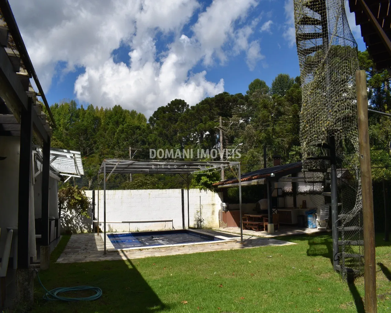 Casa à venda de 1.105 m² em Campos do Jordão, SP, Brasil