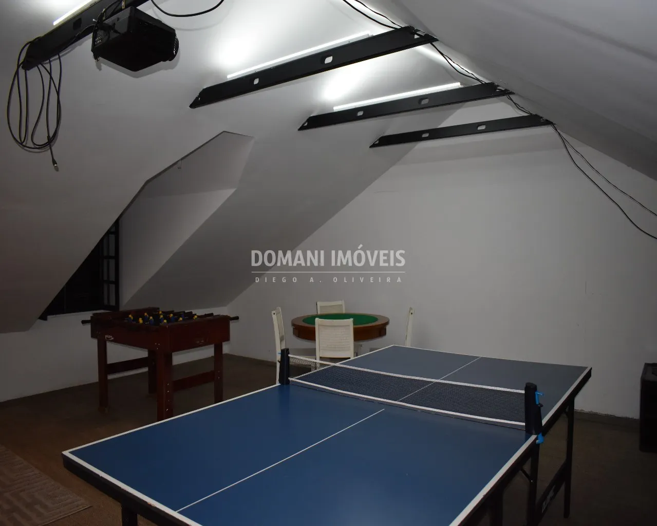 Casa à venda de 1.105 m² em Campos do Jordão, SP, Brasil