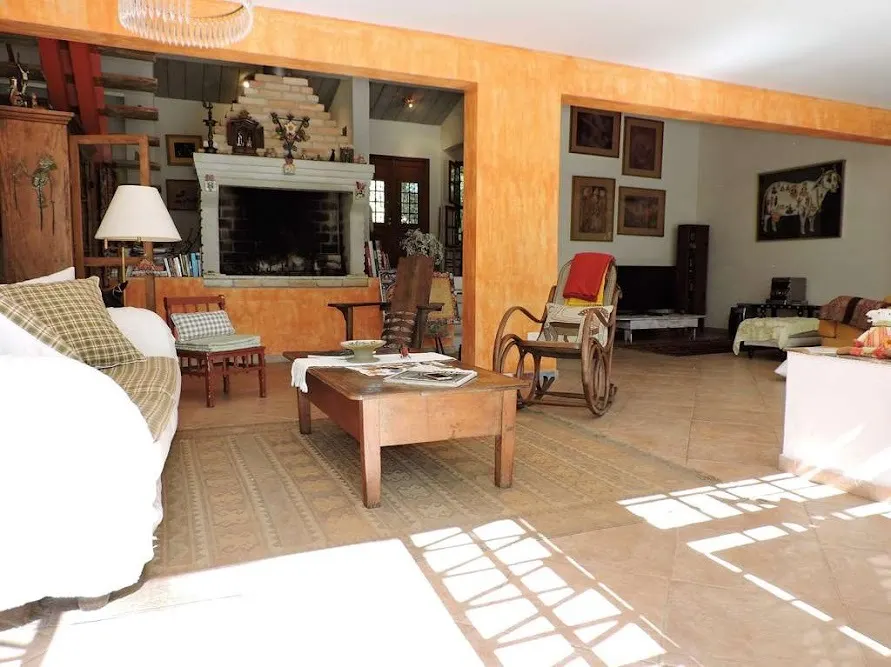 Casa à venda de 5.423 m² em Embu das Artes, SP, Brasil