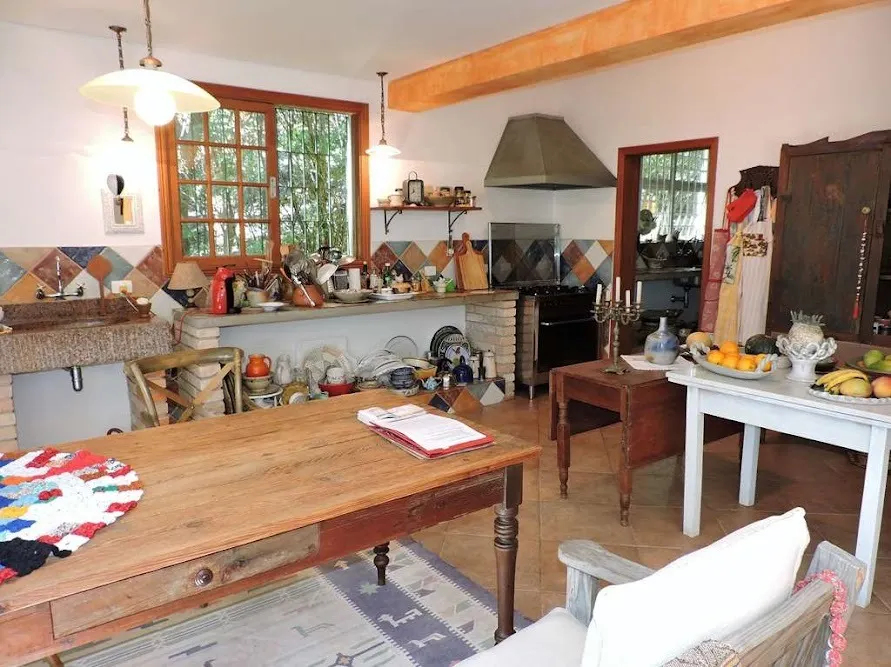 Casa à venda de 5.423 m² em Embu das Artes, SP, Brasil