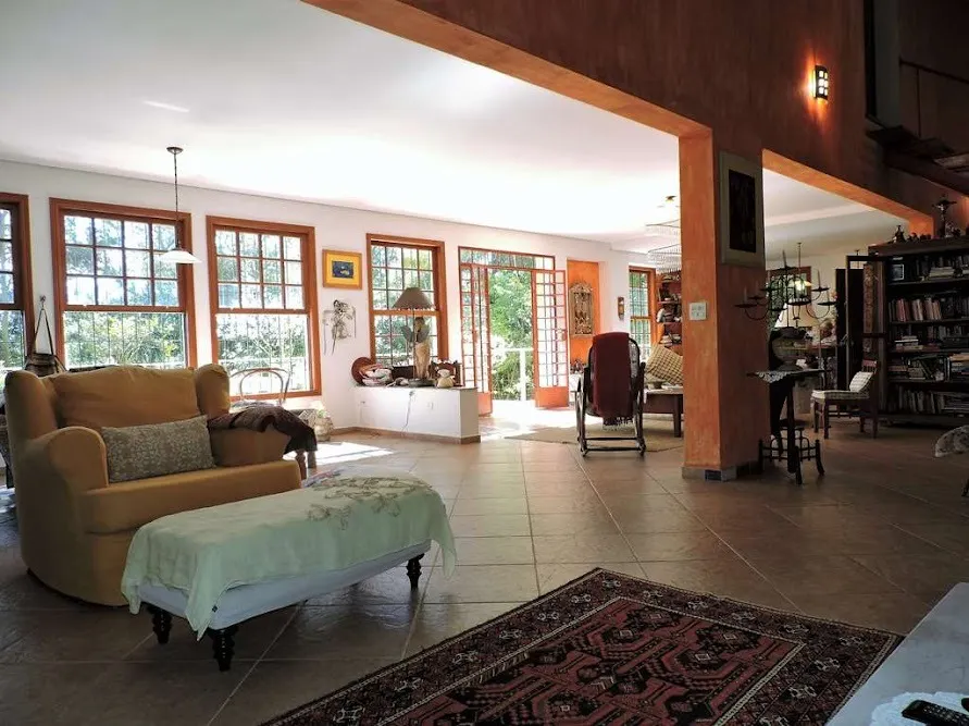 Casa à venda de 5.423 m² em Embu das Artes, SP, Brasil
