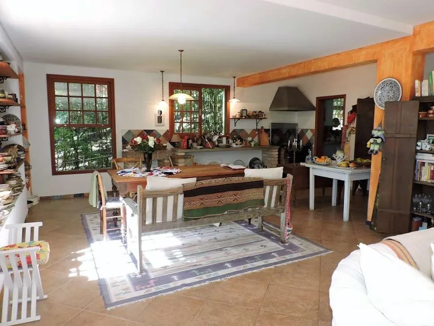 Casa à venda de 5.423 m² em Embu das Artes, SP, Brasil