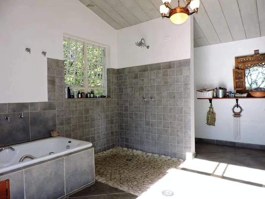 Casa à venda de 5.423 m² em Embu das Artes, SP, Brasil