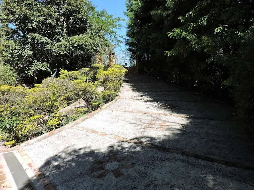 Casa à venda de 5.423 m² em Embu das Artes, SP, Brasil