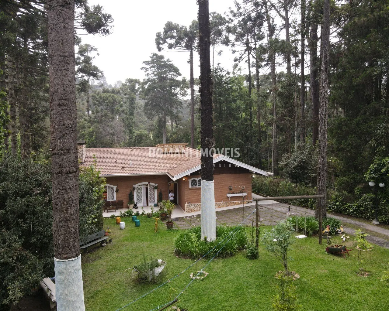 Casa à venda de 1.500 m² em Campos do Jordão, SP, Brasil