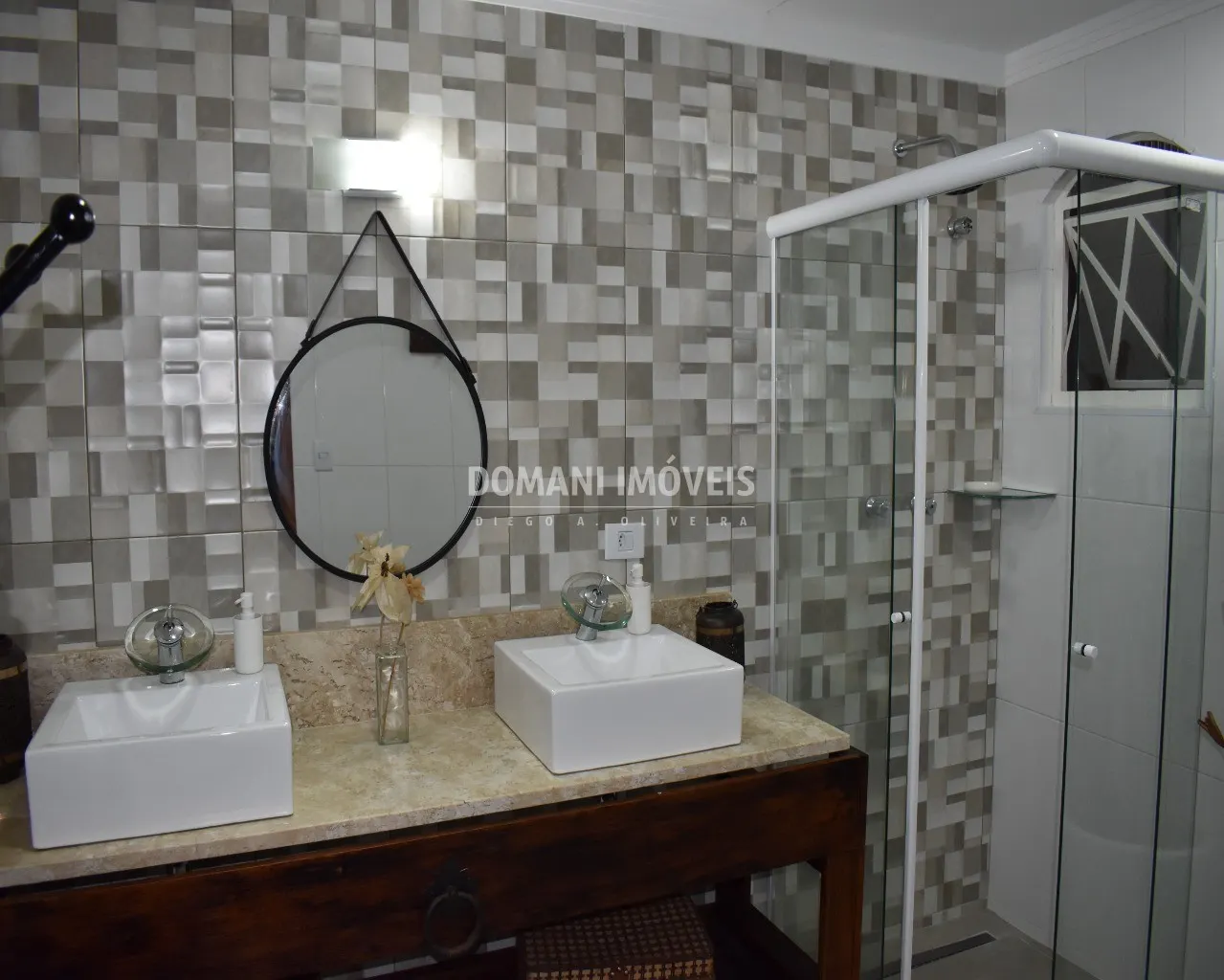 Casa à venda de 1.500 m² em Campos do Jordão, SP, Brasil