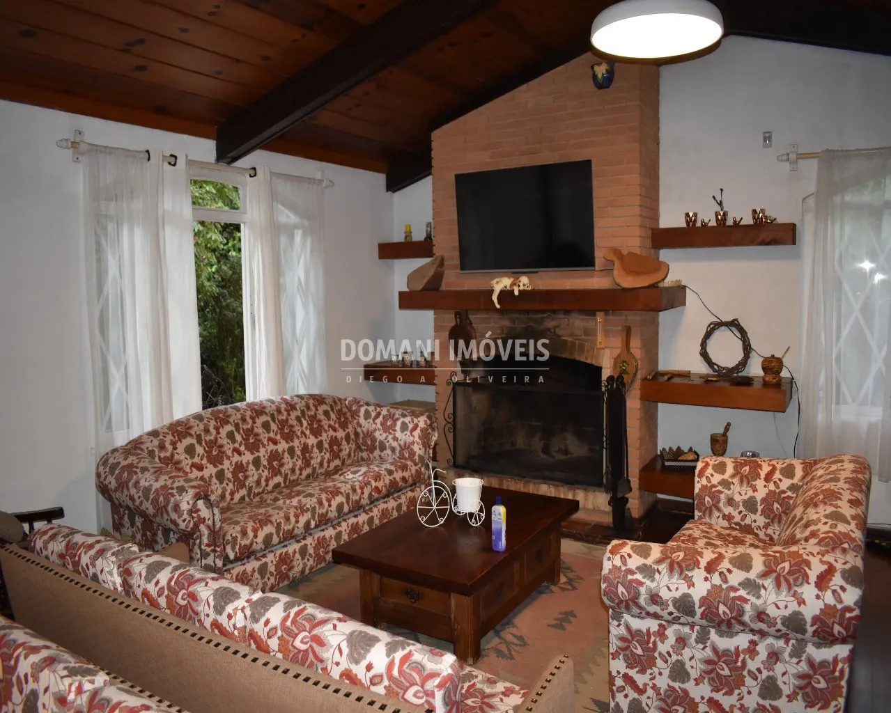 Casa à venda de 1.500 m² em Campos do Jordão, SP, Brasil