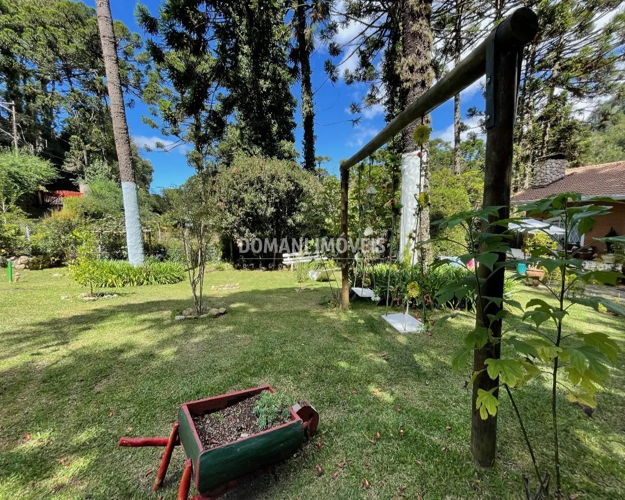 Casa à venda de 1.500 m² em Campos do Jordão, SP, Brasil