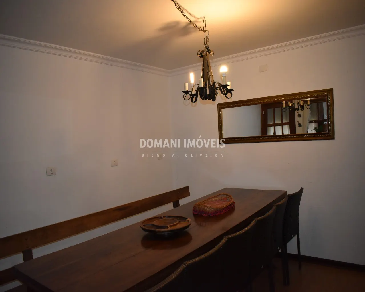 Casa à venda de 1.500 m² em Campos do Jordão, SP, Brasil