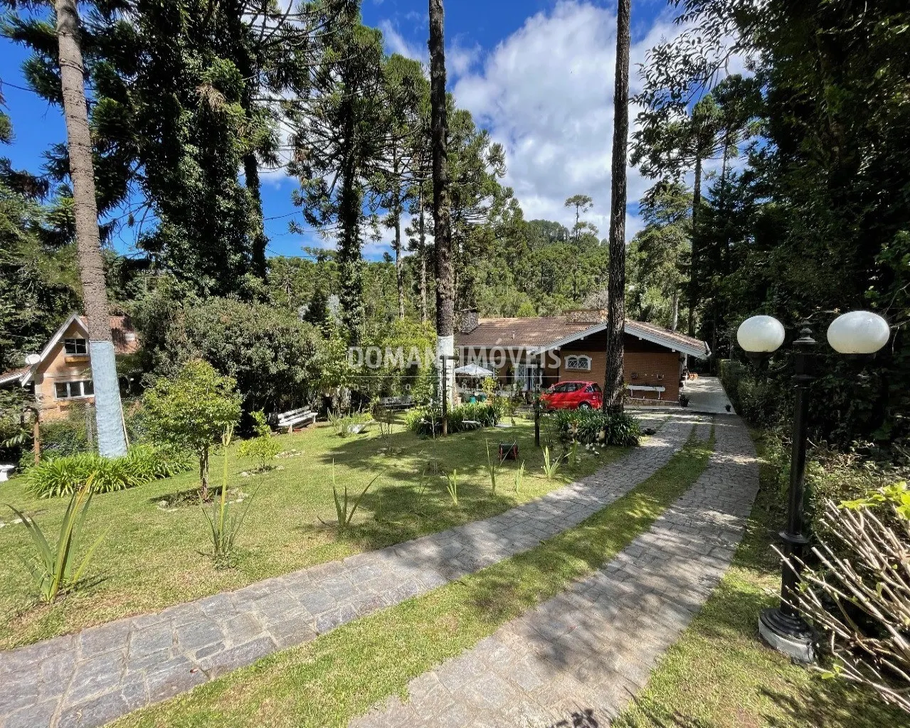 Casa à venda de 1.500 m² em Campos do Jordão, SP, Brasil