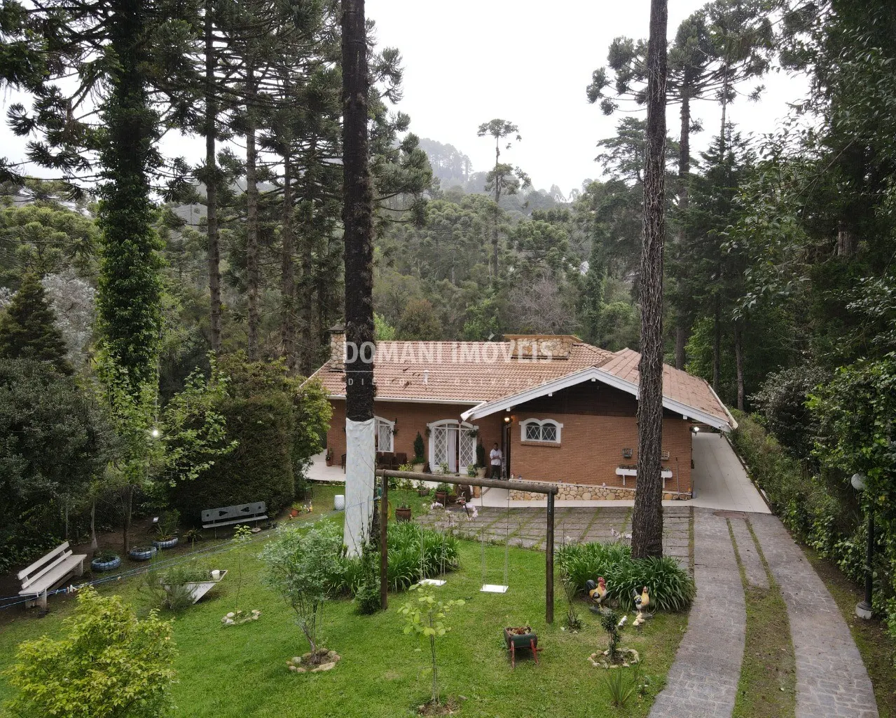 Casa à venda de 1.500 m² em Campos do Jordão, SP, Brasil