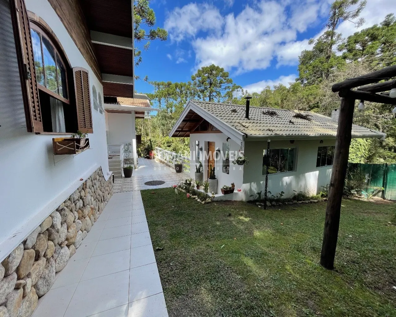 Casa à venda de 1.500 m² em Campos do Jordão, SP, Brasil