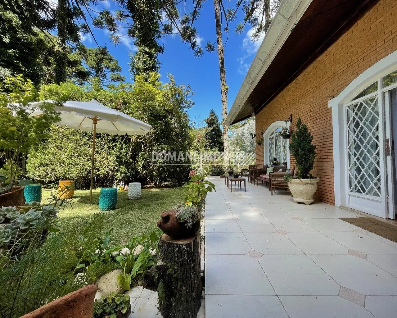 Casa à venda de 1.500 m² em Campos do Jordão, SP, Brasil