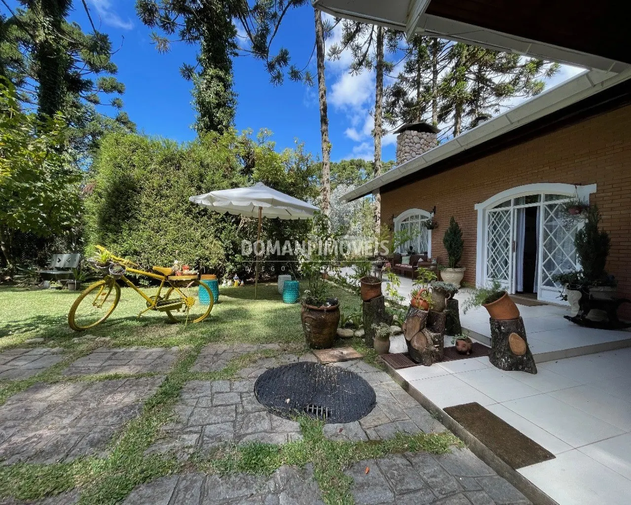 Casa à venda de 1.500 m² em Campos do Jordão, SP, Brasil